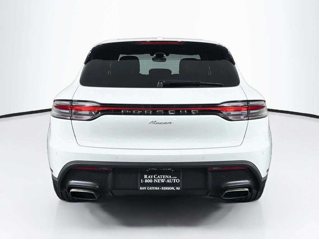 Certified 2023 Porsche Macan AWD/4WD image 10