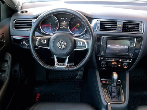 Used 2017 Volkswagen Jetta GLI FWD image 8