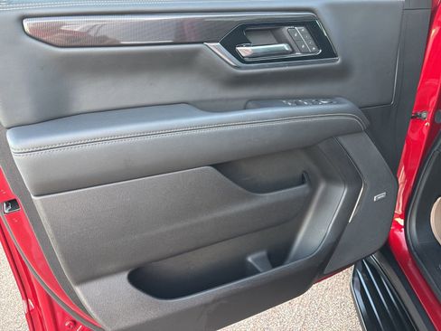 Certified 2025 GMC Yukon XL Elevation image 9