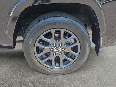 Used 2023 Toyota Sequoia Platinum AWD/4WD image 34