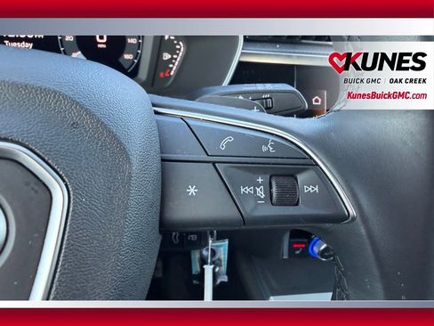 Used 2025 Audi Q3 2.0T Premium image 16