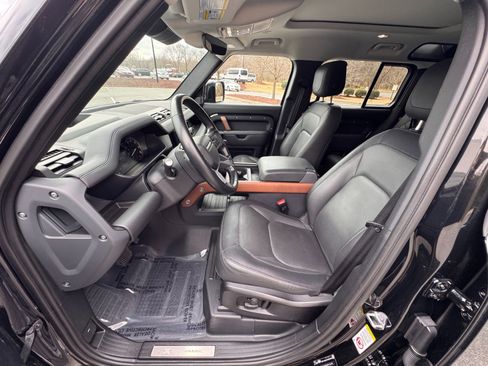 Used 2023 Land Rover Defender 110 X-Dynamic SE image 19