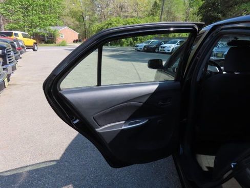 Used 2008 Toyota Yaris Sedan image 10