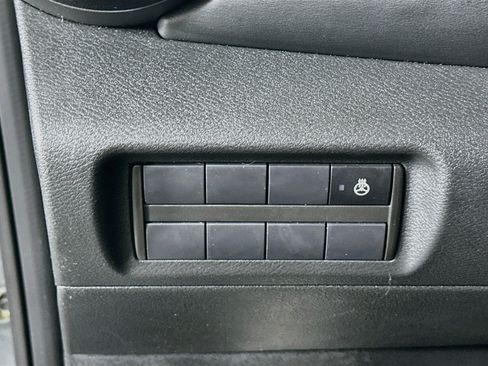 Used 2023 Nissan Kicks SR w/ SR Premium Package FWD image 16