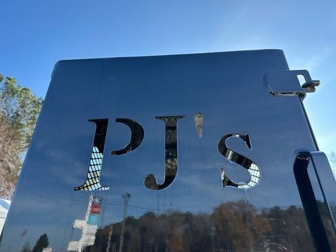 Used 2024 Isuzu NPR image 8