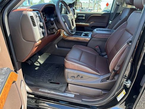 Used 2015 Chevrolet Silverado 1500 High Country w/ High Country Premium Package image 13
