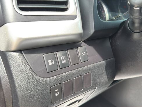 Used 2017 Toyota Highlander Plus w/ Carpet Mat Package AWD/4WD image 26