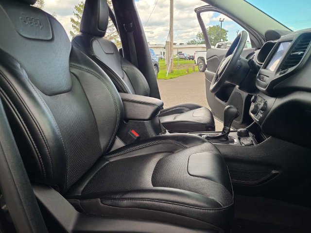 Used 2023 Jeep Cherokee Altitude Lux AWD/4WD image 19
