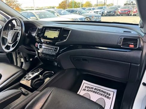 Used 2019 Honda Pilot Touring image 48