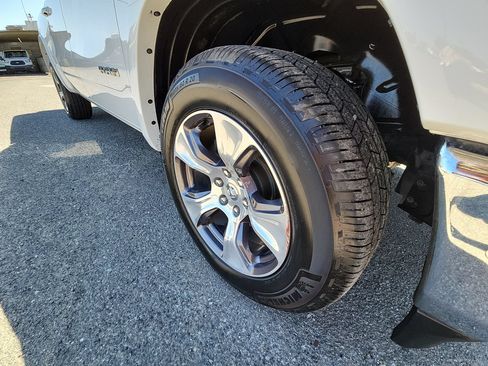 Used 2021 RAM 1500 Laramie AWD/4WD image 18