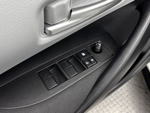 Used 2026 Toyota Corolla SE w/ SE Package FWD image 18