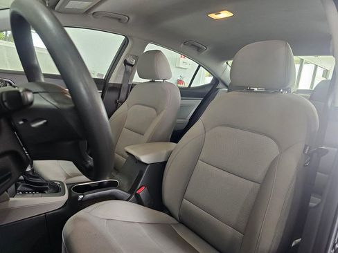 Used 2018 Hyundai Elantra SEL FWD image 49