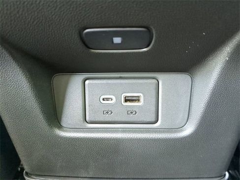 Used 2025 Cadillac XT6 Premium Luxury w/ Technology Package image 18