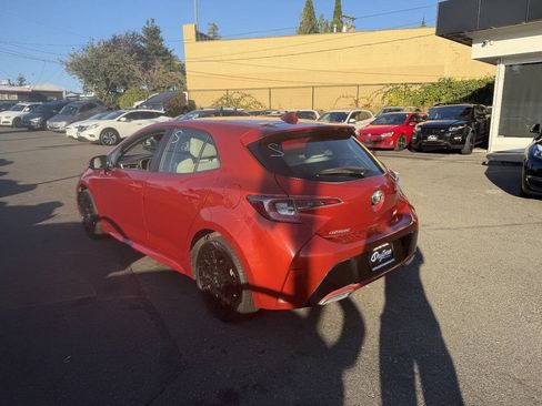 Used 2019 Toyota Corolla SE FWD image 3