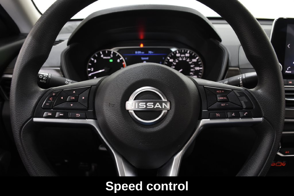 Used 2025 Nissan Altima 2.5 SV FWD image 15
