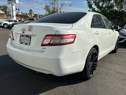 Used 2011 Toyota Camry LE FWD image 3