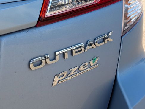 Used 2011 Subaru Outback 2.5i Limited image 31