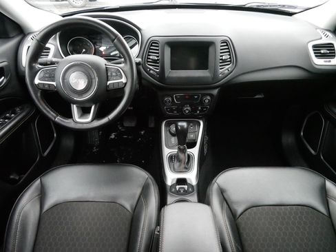 Used 2020 Jeep Compass Latitude w/ Cold Weather Group image 10