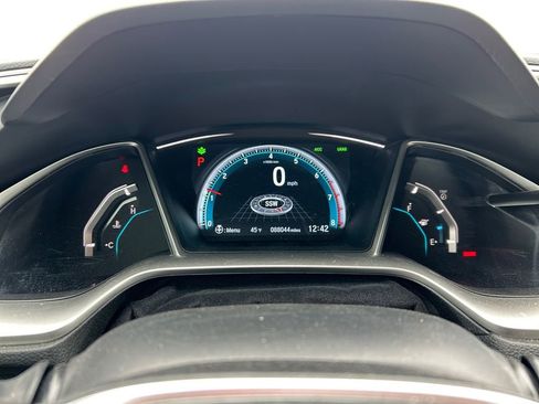 Used 2018 Honda Civic Touring image 19
