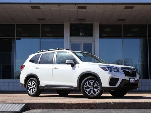 Used 2020 Subaru Forester Premium image 2