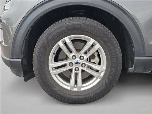 Used 2021 Ford Explorer XLT RWD image 9