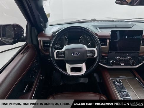 Used 2022 Ford Expedition Limited image 24