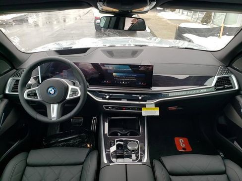 New 2026 BMW X5 xDrive50e w/ M Sport Package image 10