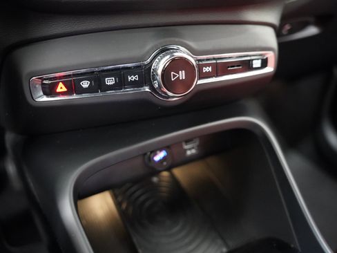 Used 2019 Volvo XC40 T5 Inscription image 20