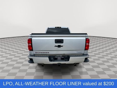 Used 2018 Chevrolet Silverado 1500 LT w/ Redline Edition AWD/4WD image 9