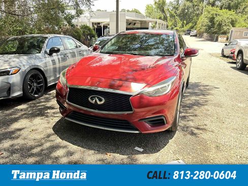 Used 2018 INFINITI QX30 FWD image 1