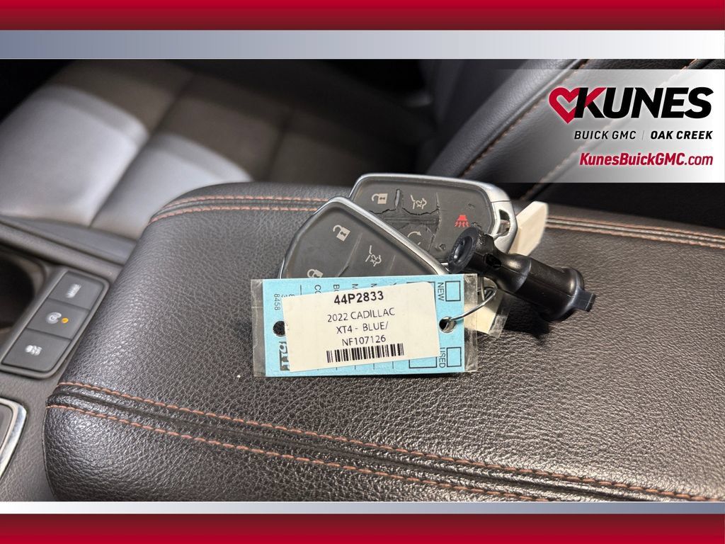 Used 2022 Cadillac XT4 Sport w/ Sun And Sound Package AWD/4WD image 39