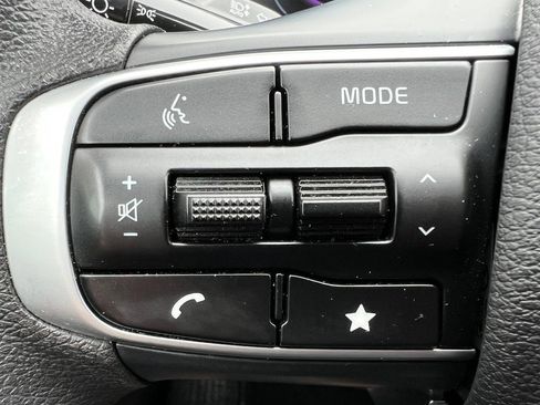 Certified 2025 Kia Sportage LX AWD/4WD image 17