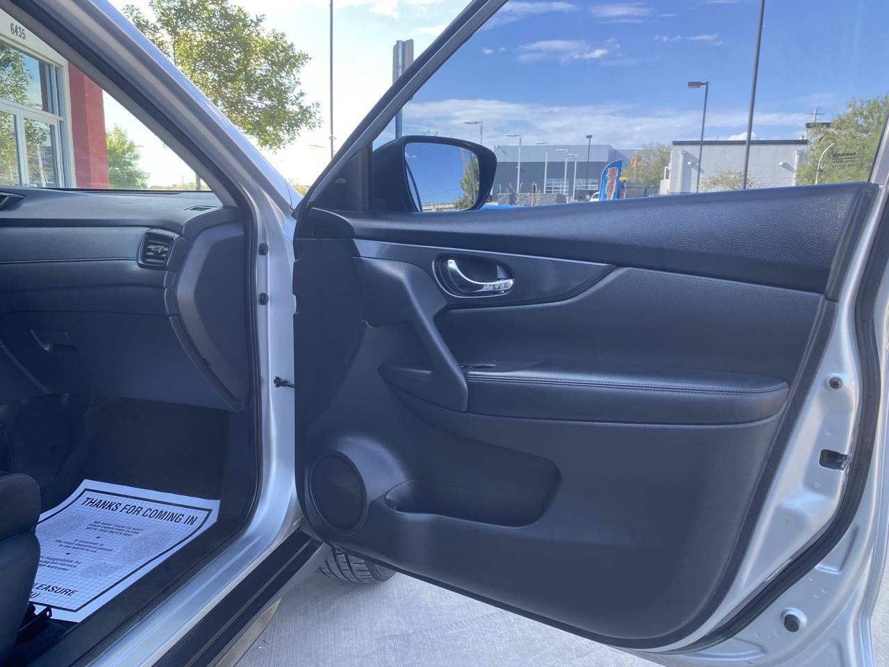 Used 2020 Nissan Rogue SV FWD image 25