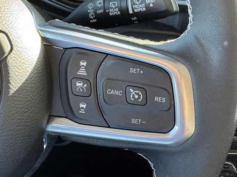 Certified 2025 Jeep Wrangler Sahara w/ Safety Group AWD/4WD image 17