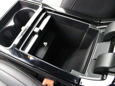 Used 2024 Land Rover Range Rover Evoque Dynamic SE image 34