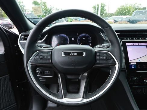 Used 2024 Jeep Grand Cherokee Limited w/ Black Appearance Package RWD image 11