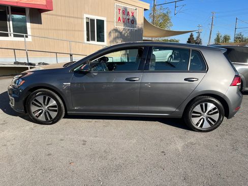 Used 2019 Volkswagen e-Golf SE w/ Driver Assistance Package image 4
