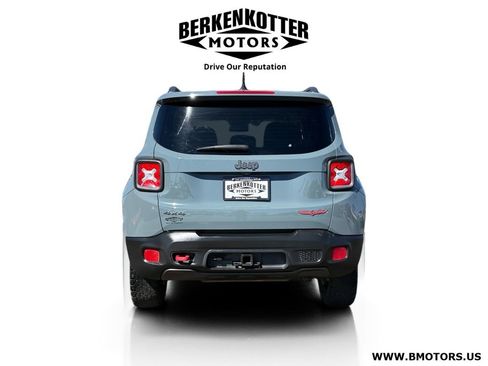 Used 2016 Jeep Renegade Trailhawk image 4