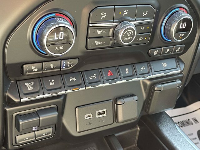 Used 2022 Chevrolet Silverado 2500 High Country AWD/4WD image 32