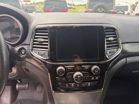 Used 2019 Jeep Grand Cherokee Altitude RWD image 33