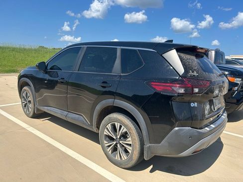 Used 2023 Nissan Rogue SV FWD image 8