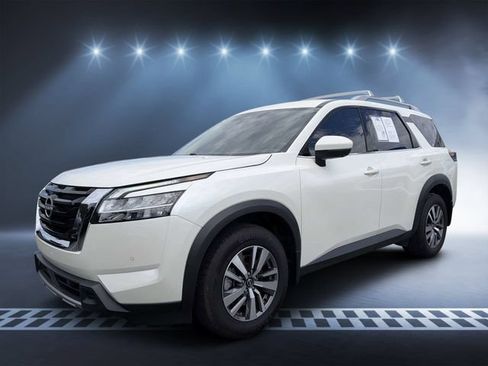 Used 2024 Nissan Pathfinder SL AWD/4WD image 7