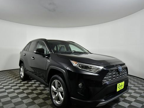Used 2019 Toyota RAV4 Limited image 8