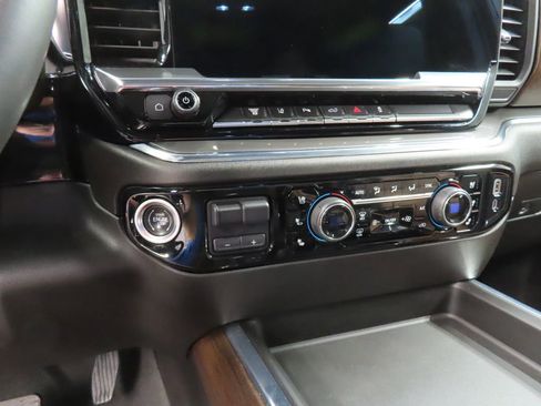 Used 2024 Chevrolet Silverado 2500 High Country AWD/4WD image 68