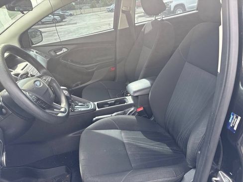 Used 2015 Ford Focus SE FWD image 11