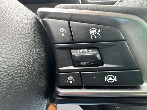 Used 2025 Subaru Outback Premium AWD/4WD image 25