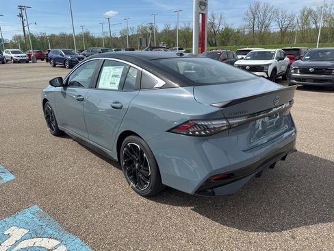 New 2026 Nissan Sentra SR FWD image 5