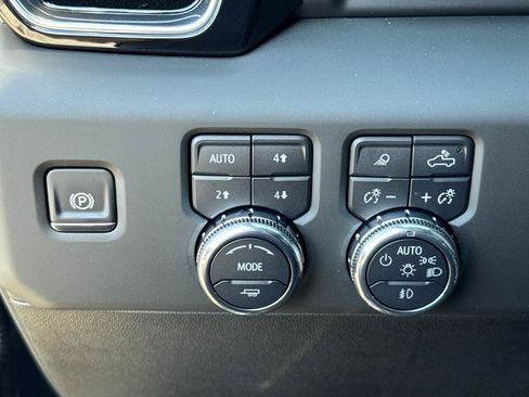 Used 2025 GMC Sierra 1500 Denali AWD/4WD image 26