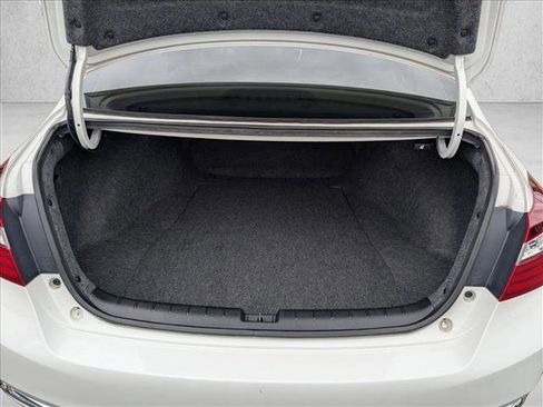 Used 2017 Honda Accord LX image 6