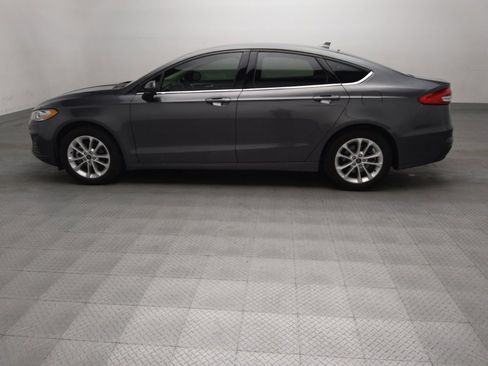 Used 2020 Ford Fusion SE FWD image 3